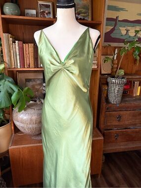 90s VTG FairyCore Whimsigoth Metallic Green Satin Dress M (6)